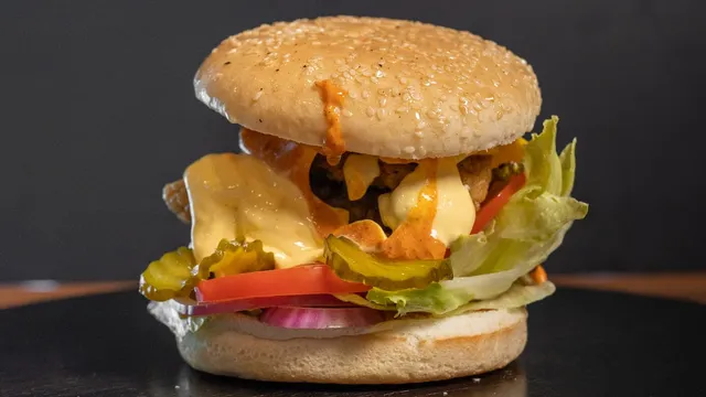 The Lakes Sports Bar