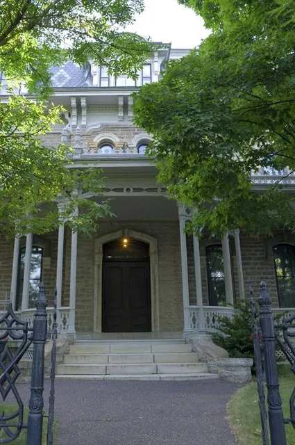 photo-1