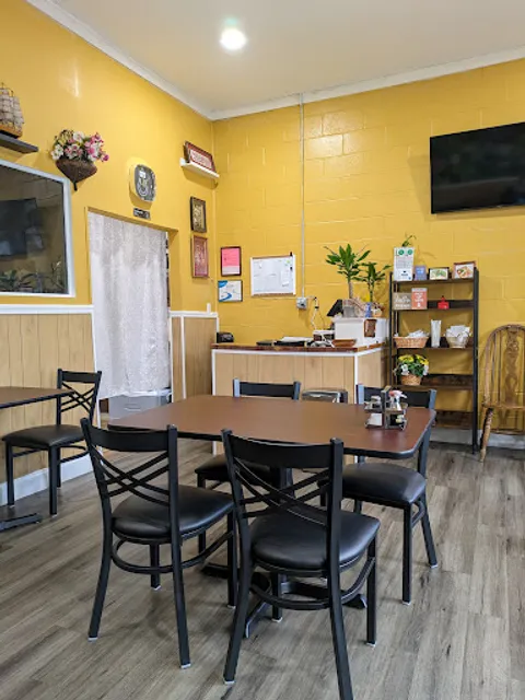 Tin's House, Thai Cuisine