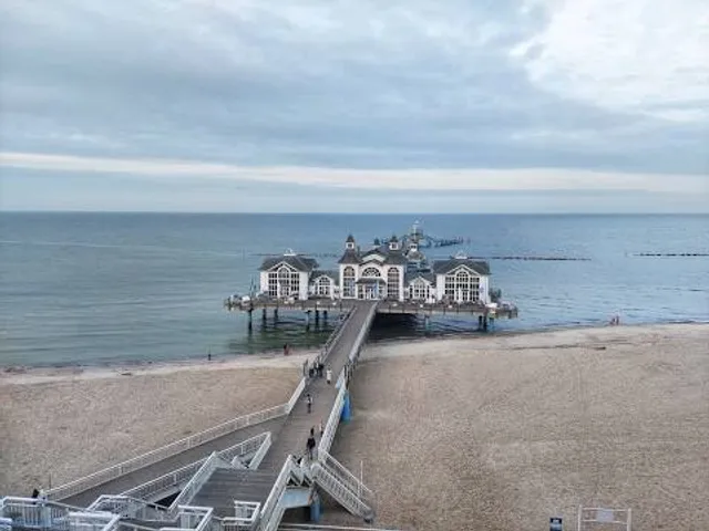 Lift Sellin Pier