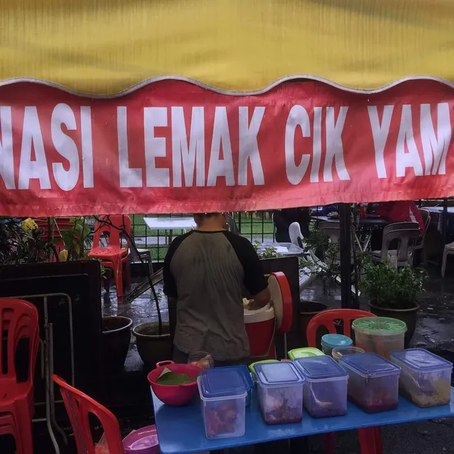 Nasi Lemak Cik Yam