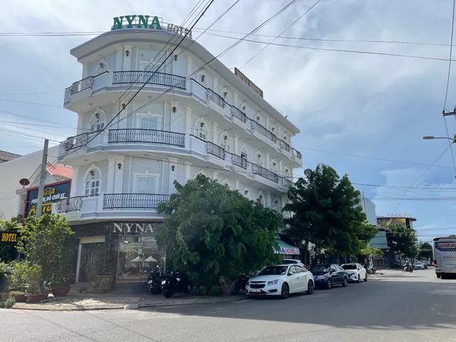 Khách Sạn Nyna