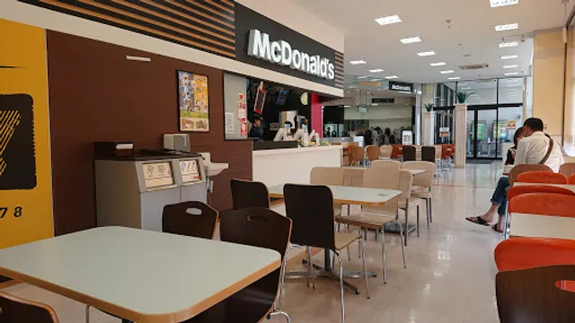 McDonald's Mr.Max Saga Branch