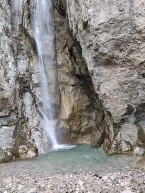 Sentiero Cascata Del Cenghen