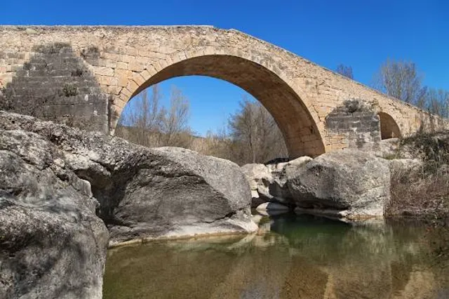 Puente Viejo de Cabacés