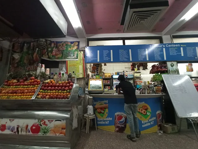 Maulana Azad Medical College Canteen (2-4-H)