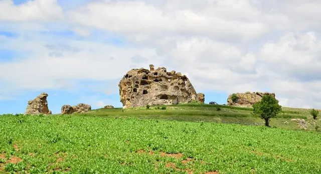 Töttöskáli templomrom