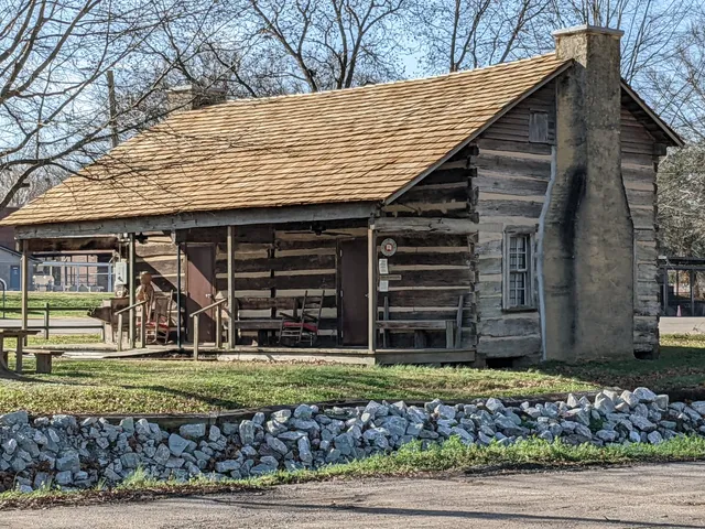 David Crockett Cabin