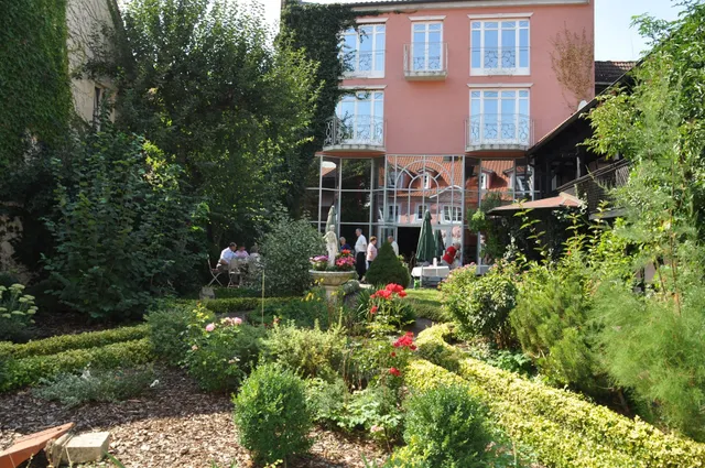 Hotel Garni & Gästehaus "Ernestiner Hof"