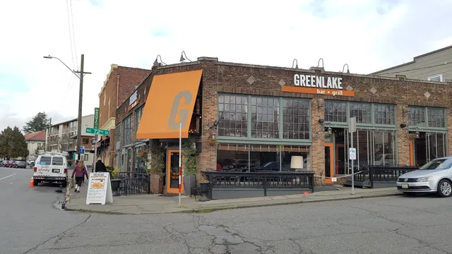 Greenlake Bar & Grill
