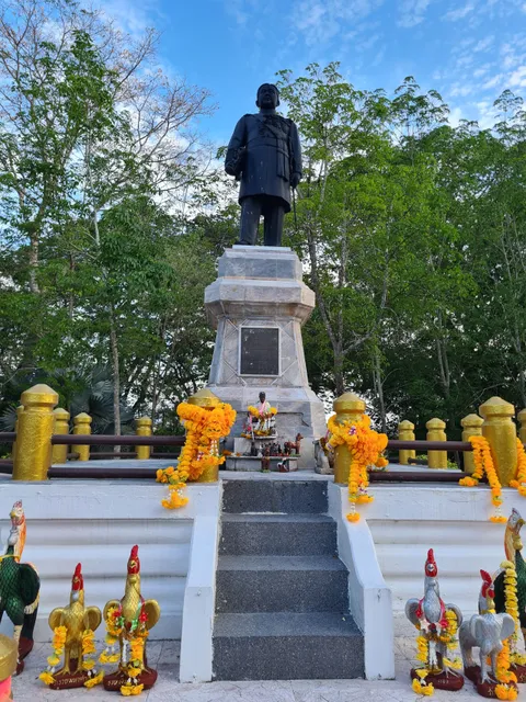 Phraya Ratsadanu Pradit Mahisara Phakdi Monument