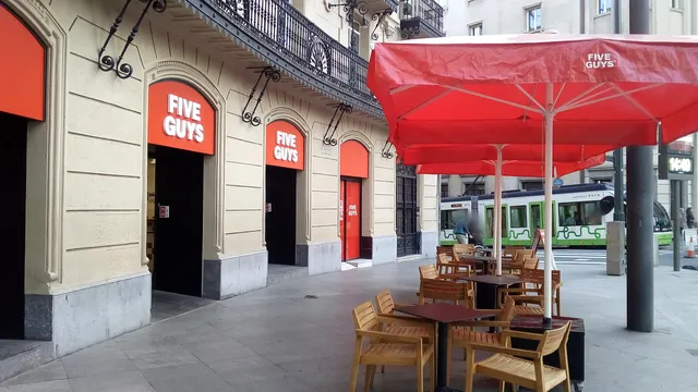 Five Guys Burgers and Fries Bilbao Plaza Circular