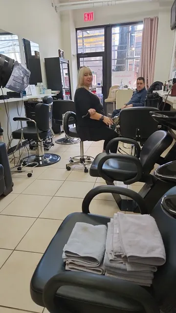 Unisex Salon Studio
