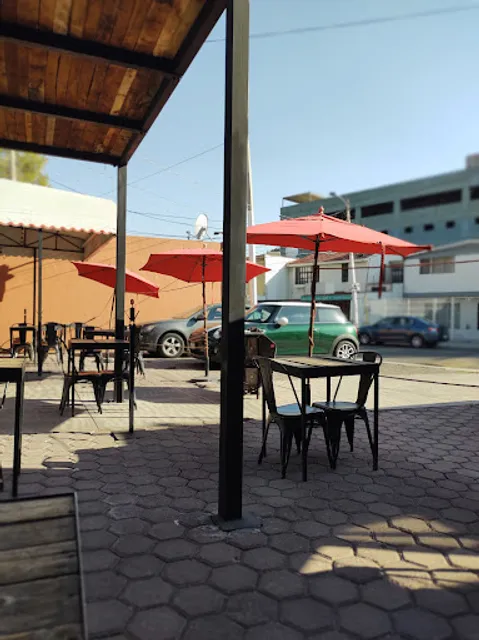 Los Dogos Jardines De La Hacienda