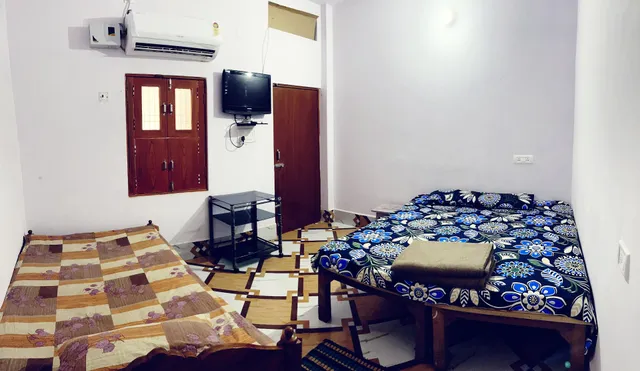 Chandrashram -Paying Guest House