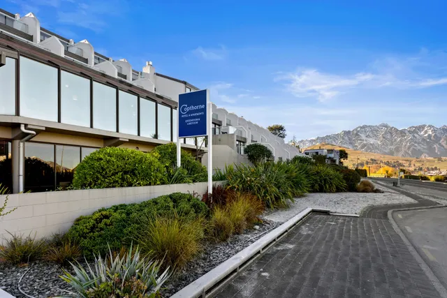 Copthorne Hotel & Apartments Queenstown Lakeview