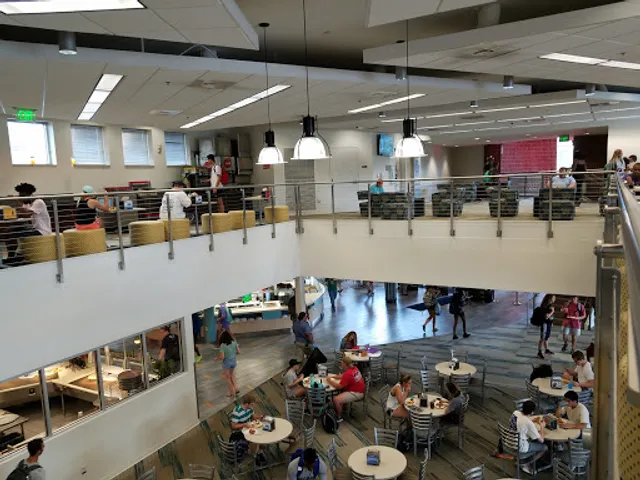 Lakeside Dining Commons