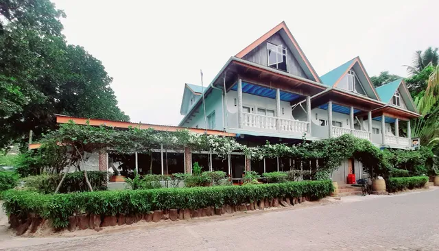 SIBERT RESIDENCE (Ex-Moonlight Beach Villa)