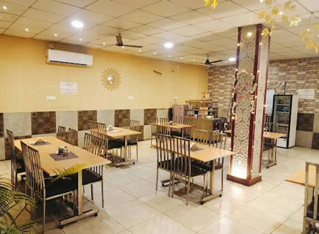 Ram Babu Ke Parathe | Gurgaon (Since 1930)