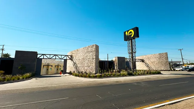 Motel 10