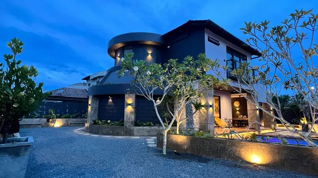 LA Villas with Swiming Pool