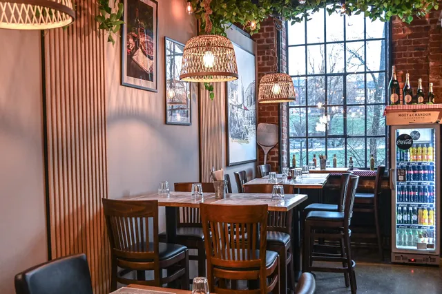 Pizzeria & Vino "La Famiglia"