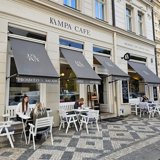 Kampa Cafe
