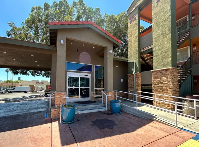 Motel 6 Pasadena, CA – Old Town Pasadena Area