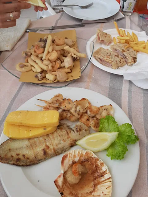 Bagno Astor: Ristorantino-friggitoria-piadineria.