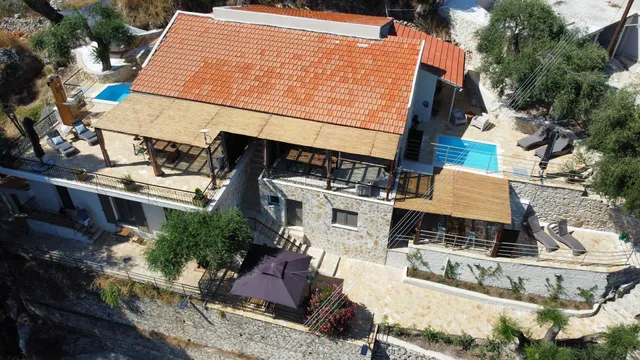 La Strade Apartments Kaminaki