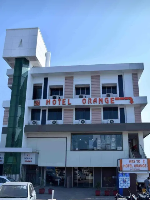Hotel Orange Vapi