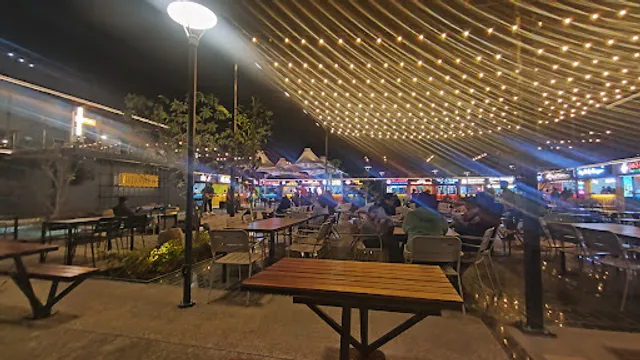 9834 The Fruit Truck Ahmedabad (Box Park, Gota)