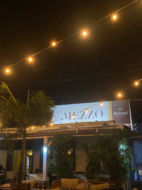 Mezzo FWI Restaurant-Bar & Chicha-bar