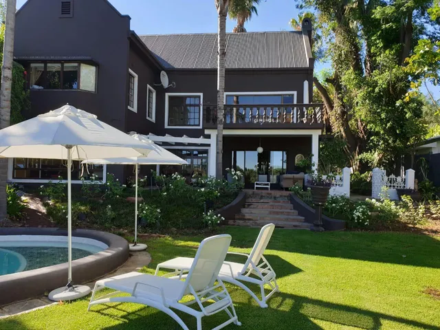 Upington Le Must Residence | Guest House | Hotel | B&B