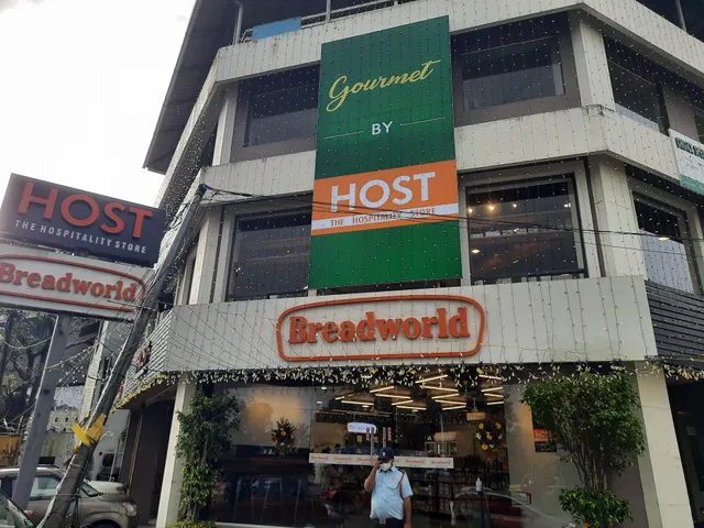 Breadworld | Host