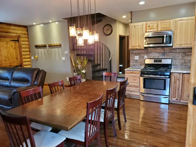 Shady Cove Cabins of VA