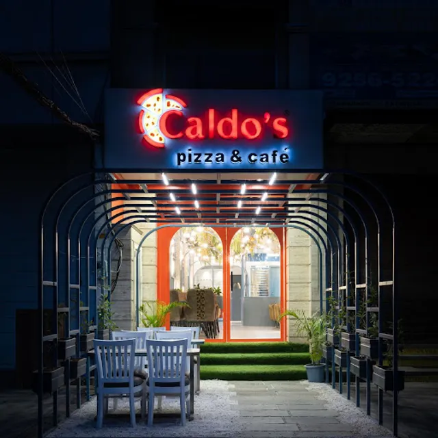 Caldo's Cafe & Lounge
