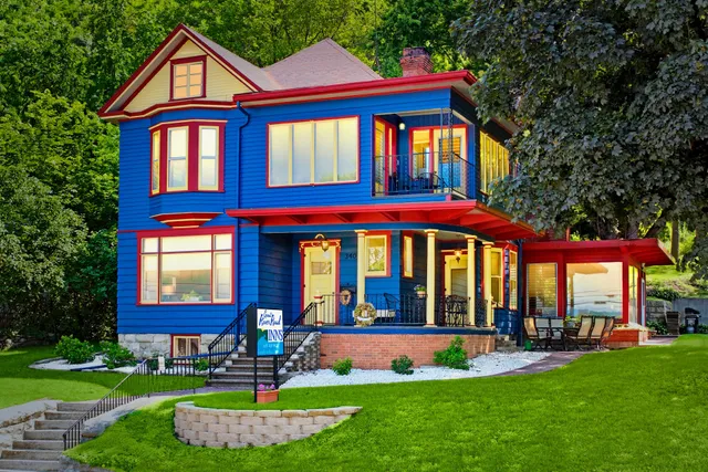 Great River Road Inns