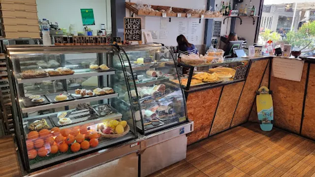 Chanjaow Bar , Cafe, Italian Pizzeria , Bread Forniture and Distibution in Patong Beach