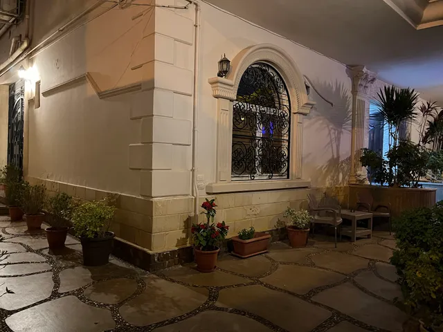 Chelay studios and apartments