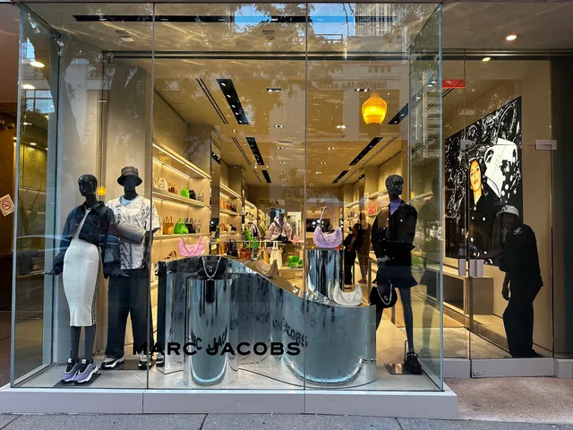 Marc Jacobs - Oak Street