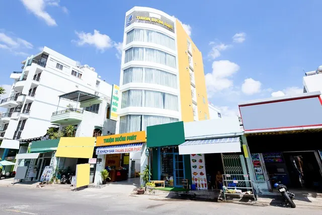 OYO 349 Thuan Buom Phat Hotel