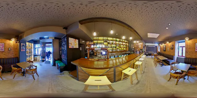 Alavarium Cocktail Bar