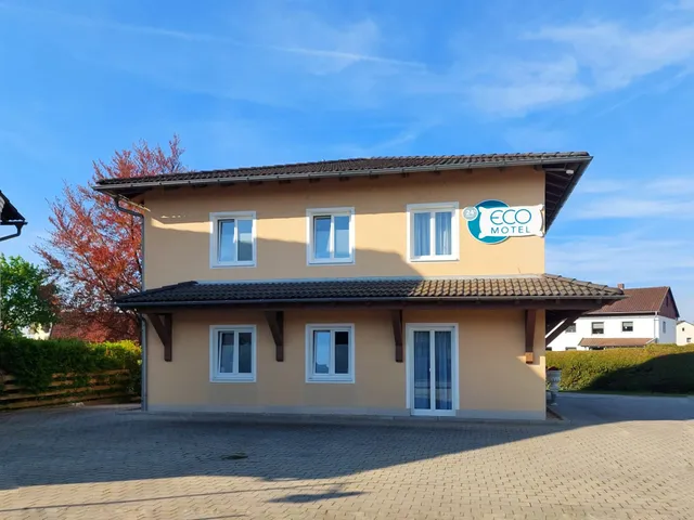 Eco Motel 24h Check in