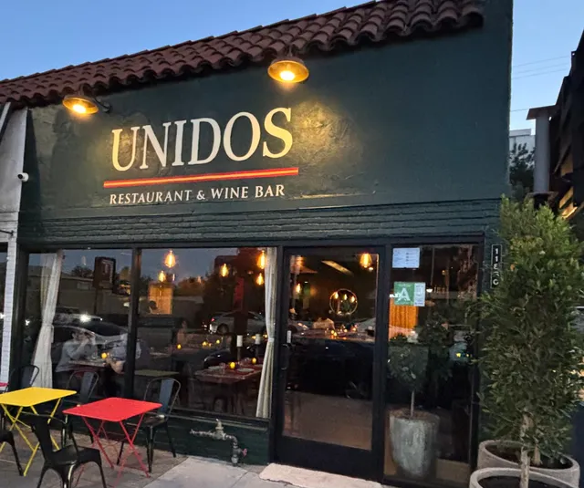 Unidos Restaurant & Wine Bar