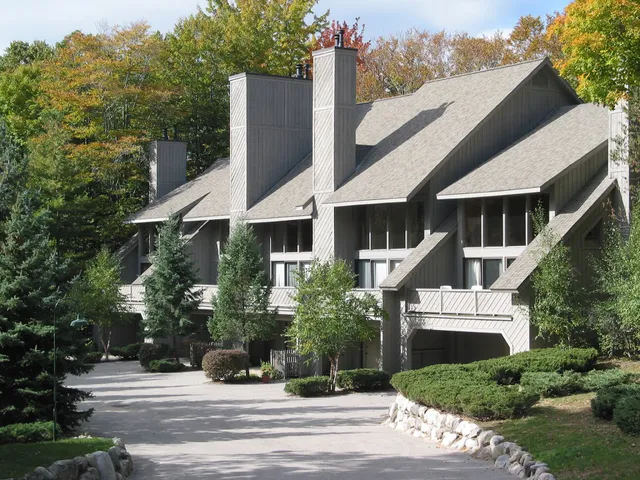 Hamlet Village Condominium Resort