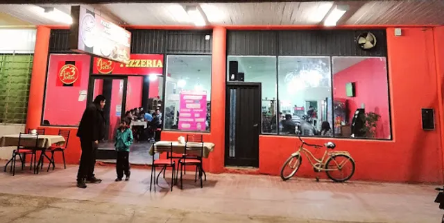 Pizzería Las 3 Jotas