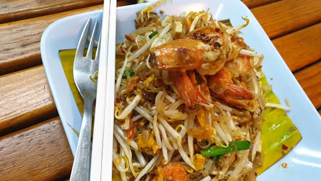 ผัดไทยายแถม