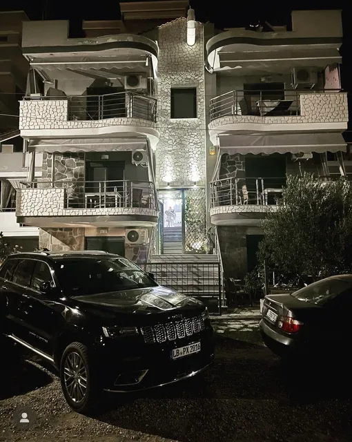 KIKI STUDIOS APARTMENTS