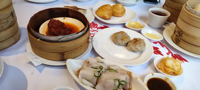 朝暮良辰婚宴會館 台中文南店(原女兒紅婚宴會館)